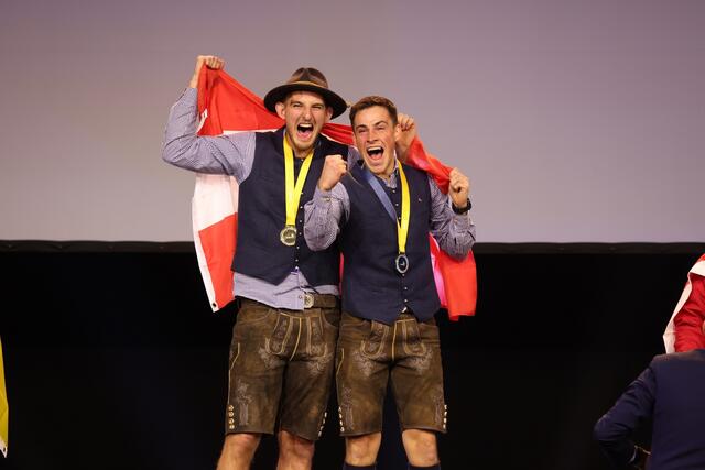 Auch bei internationalen Wettbewerben sind die Gmünder Unternehmen top. Oliver Waily und Jonas Schulner wurden bei der Berufs-WM 2022 Weltmeister im Betonbau. | Foto: Florian Wieser