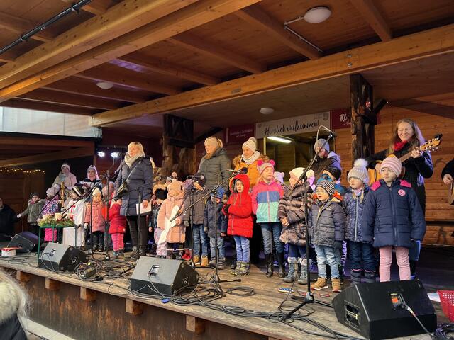 Ganz im Zeichen des Christkindlmarktes steht das Römerdorf am 9. und 10. Dezember. Auch die Kinder werden das Programm wieder mitgestalten. | Foto: Gemeinde Wagna