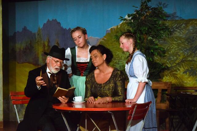 Theater Niederndorf 2023 - Die Rose der Sebi. | Foto: Schwaighofer