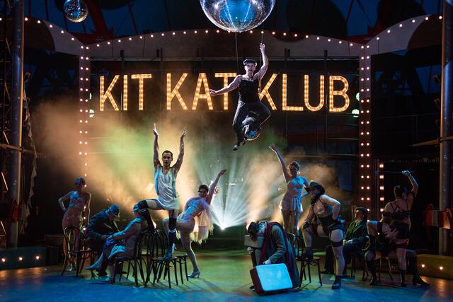 Das Musical "Cabaret" ist eine der Produktionen, die im Circuszelt aufgeführt wurden. | Foto: SLT/Anna-Maria Löffelberger