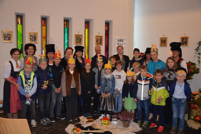 Die Kinder vom Schülerhort Oki Doki gestalteten die Erntedankemesse in Liebenfels. | Foto: Bimbulli GmbH
