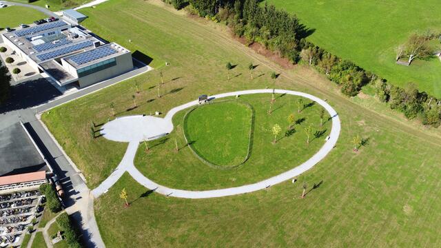 So sieht das Areal der Baumbestattung und Blumenstreuwiese von oben aus. | Foto: Stadtwerke Voitsberg