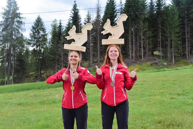 Erstklassiger Balanceakt: Lara Teynor, Tina Hetfleisch | Foto: Robert Hetfleisch