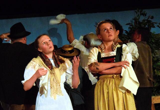 Theater Niederndorf 2023 - Die Rose der Sebi. | Foto: Schwaighofer