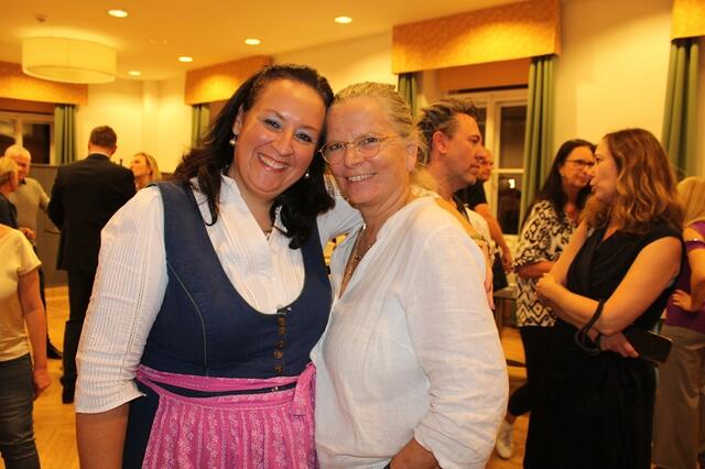 Stadtmarketin Chefin Claudia Rehberger mit Stadtgalerie Chefin Doris Pikisch