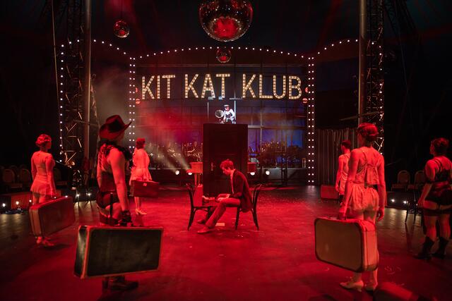 Das Musical "Cabaret" ist eine der Produktionen, die im Circuszelt aufgeführt wurden. | Foto: SLT/Anna-Maria Löffelberger