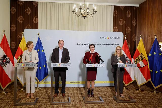 vl.: Martina Rüscher, BM Johannes Rauch, Beate Prettner, Ulrike Königsberger-Ludwig
 | Foto: LPD Kärnten/Wajand