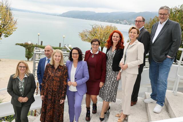 vl.: Ulrike Königsberger-Ludwig, Christoph Luisser, Christine Haberlander, Daniela Gutschi, LR.in Beate Prettner, Cornelia Hagele, Martina Rüscher, BM Johannes Rauch, Peter Hacker
 | Foto: LPD Kärnten/Wajand