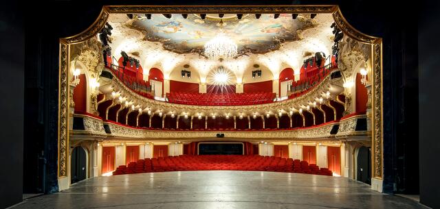 Das Salzburger Landestheater gastiert mit zwei Produktionen in München.  | Foto: Neumayr/Leo 
