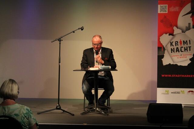 Auch Bürgermeister Hans Stefan Hintner las aus seinem Werk.