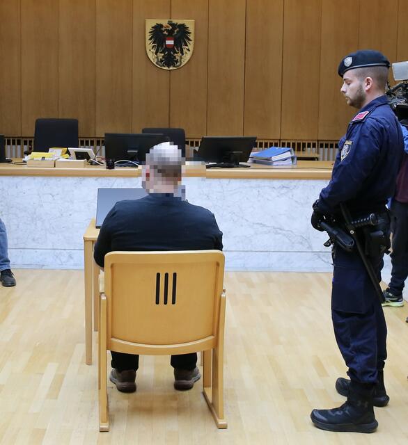 Lebenslange Haft für den Angeklagten. Der Mann legte  Berufung ein. Das Urteil ist somit nicht rechtskräftig. | Foto: Klaus Mader