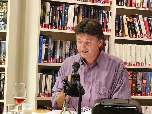 Adolf Trettnak lud zu einem persönlichen Abend in die Mooskirchner Bibliothek. | Foto: Wutte