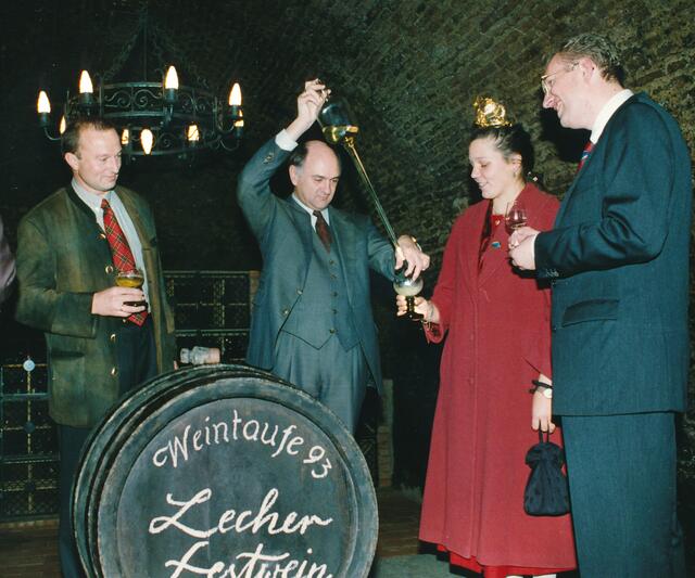 Weintaufe vor 30 Jahren Ludwig Muxel, LH Erwin Pröll, Christine Weiss, Toni Honsig | Foto: Herbert Schleich