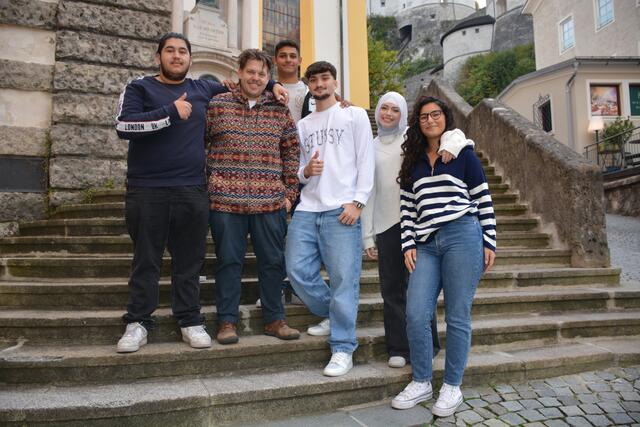 Der Kufsteiner Jugendgemeinderat darf sich freuen – beim diesjährigen Austrian SDG Award waren sie in der Kategorie "Initiative von/für Jugendliche" nominiert, und haben dabei die Trophäe abstauben können. | Foto: Stadtmarketing Kufstein