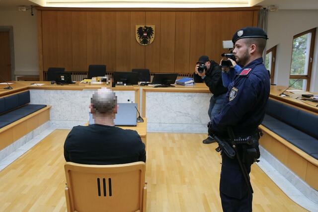 Ein 38-jähriger Niederösterreich soll Anfang März 2023 seinen Ex-Schwager in Grünburg erschossen haben. Er steht wegen Mordes vor Gericht. | Foto: Klaus Mader
