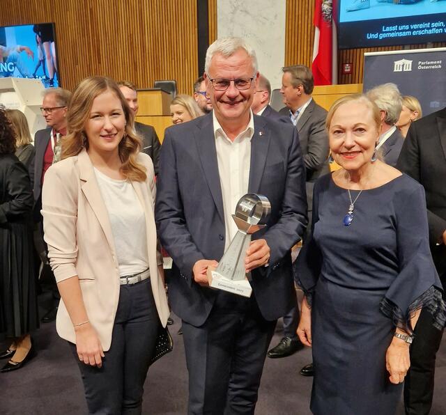 Staatssekretärin Claudia Plakolm, Bürgermeister Thomas Steiner und Ministerin a.D. Benita Ferrero-Waldner. | Foto: Eisenstadt