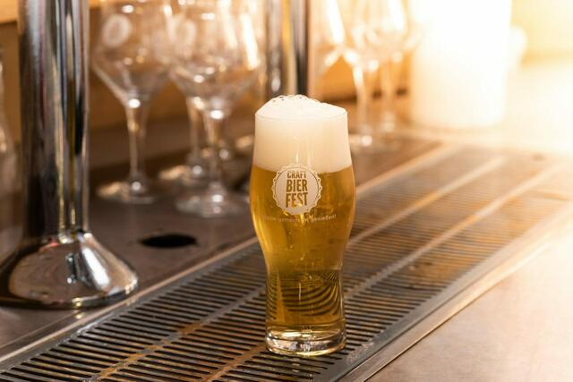 Insgesamt werden beim Bier-Spektakel im November deutlich über 250 verschiedene Biere erwartet, die man verkosten kann. | Foto:  CRAFT BIER FEST/CHRISTOPH ADAMEK