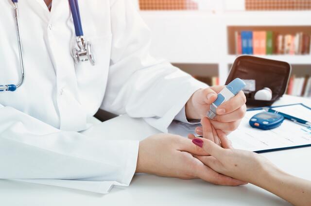 Der von Promis ausgelöste Abnehm-Hype um das Diabetes-Medikament "Ozempic" sorgt auch in Österreich für einen spürbaren Mangel.  | Foto: Proxima Studio/Shutterstock.com