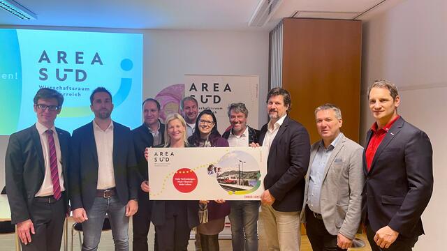 Rudi Oberlojer , Thomas Winkler, Herwig Draxler, Elke Basler, Reinhard Wallner, LR Sara Schaar, Georg Mathiesl, Christoph Kulterer, Andrea Unterrieder und Hannes Schwinger | Foto: Wirtschaftskammer Spittal