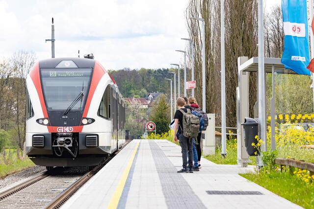 Bequem per Bahn zur Arbeit: Aktuell benötigt man bei unserem Test noch 18 Minuten mehr Zeit bis Kalsdorf. Mit dem Auto gibt es dafür Staugefahr. | Foto: GKB