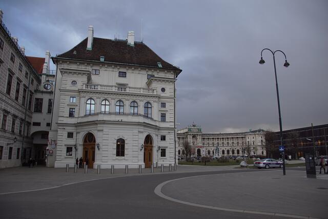 Die Mahnwache findet täglich von 16.00 bis 20.00 Uhr statt.  | Foto: Alois Fischer