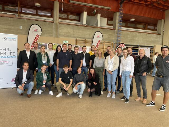 15 Betriebe präsentierten sich  in Friedberg. | Foto: Reinhard Posch