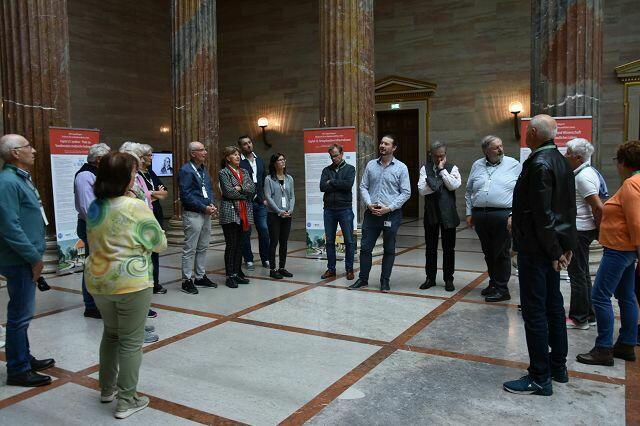 Die Mooskirchner erlebten eine spannende Führung durch das Parlamentsgebäude. | Foto: Wutte