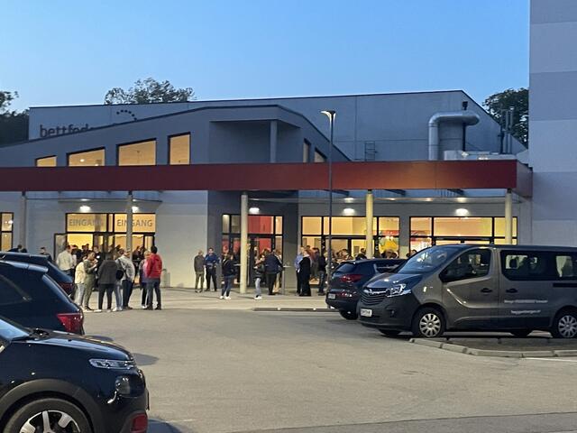 Die Bettfedernfabrik in Oberwaltersdorf war ausverkauft. | Foto: Katrin Pirzl