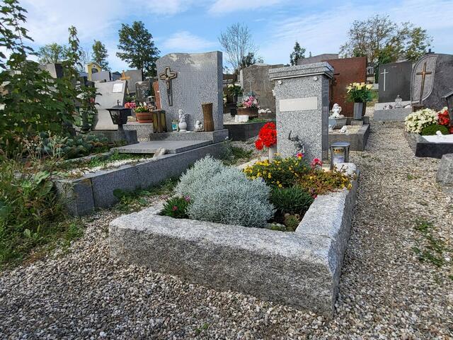 Mit zunehmender Feuerbestattung verschwinden klassische große Gräber mehr und mehr. | Foto: Eckhart Herbe