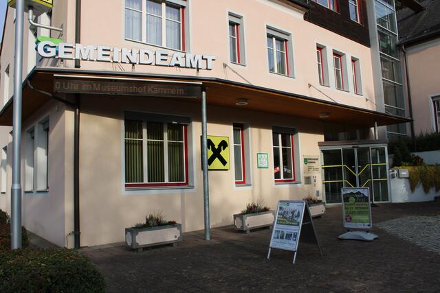 In Kammern befindet sich die Raffeisenbank direkt im Gebäude des Gemeindeamtes, jedoch schon jetzt mit deutlich eingeschränkten Öffnungszeiten.  | Foto: RegionalMedien Steiermark