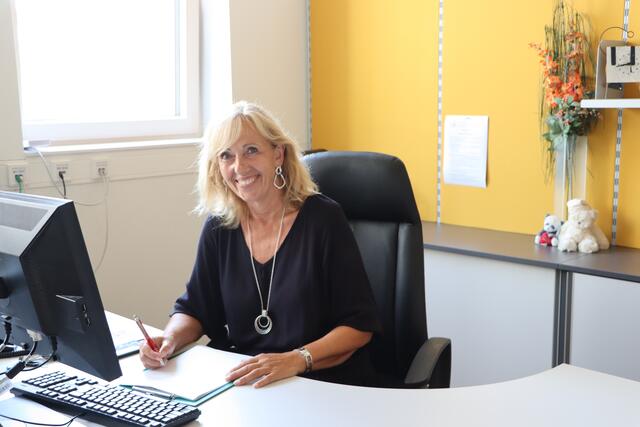 Direktorin Eva Zillinger bietet am Gänserndorfer Gymnasium das Projekt KLG4you an. | Foto: Potmesil