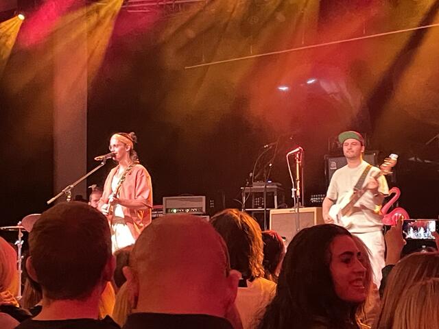 Als Vorgruppe spielte "Holza". Bassist "Luki" (rechts) stand später auch mit Josh auf der Bühne | Foto: Katrin Pirzl