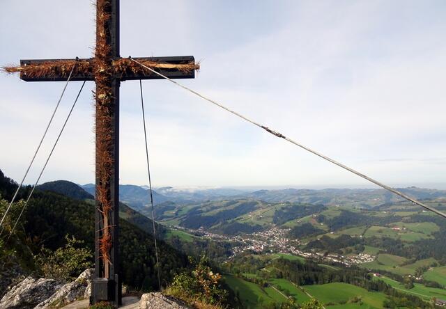 Die Haselsteinwand mit Blick auf Ybbsitz