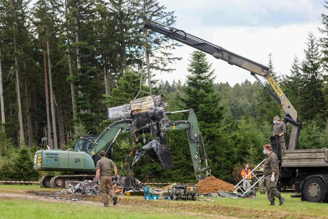 Heute, 20. Oktober 2023, wurde der abgestürzte Hubschrauber geborgen. | Foto: Pressefoto Scharinger