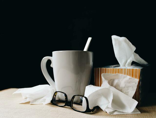 Oft werden wir genau dann krank, wenn keine Apotheke offen hat oder der Arzt nicht erreichbar ist. | Foto: kelly sikkema/unsplash