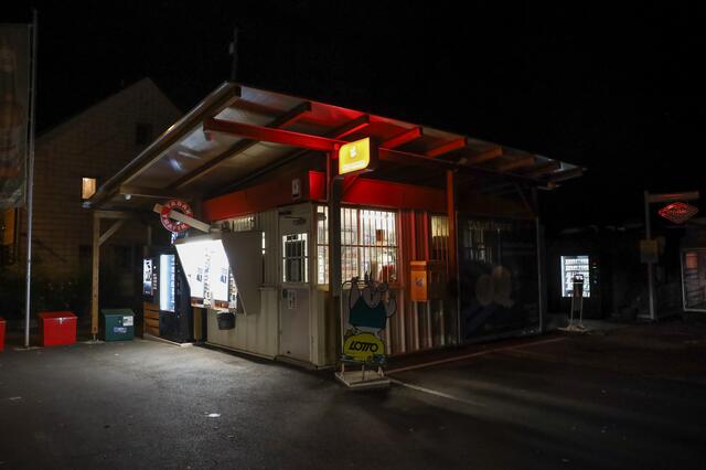 Einer der Tatverdächtigen konnte noch am selben Nachmittag festgenommen und in die Justizanstalt Linz überstellt werden.  | Foto: laumat.at/Matthias Lauber