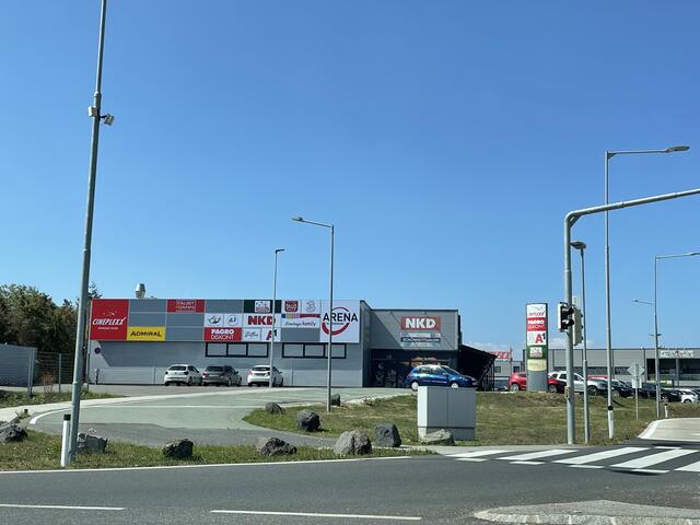 Diebe trieben in der Nacht auf Freitag in der Arena Mattersburg ihr Unwesen. | Foto: Jennifer Flechl
