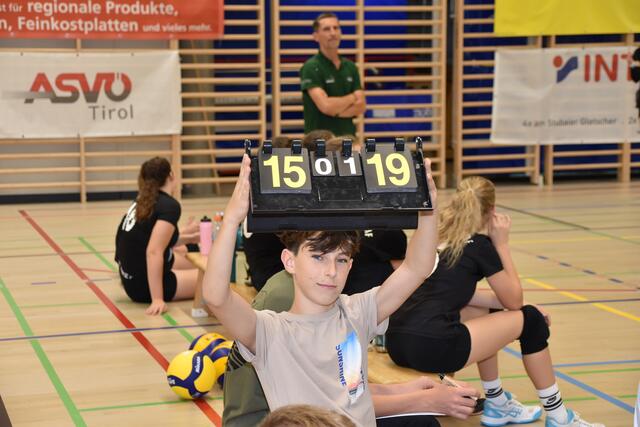 Lucas Schlienzauer übernahm die Anzeigetafel | Foto: Kainz