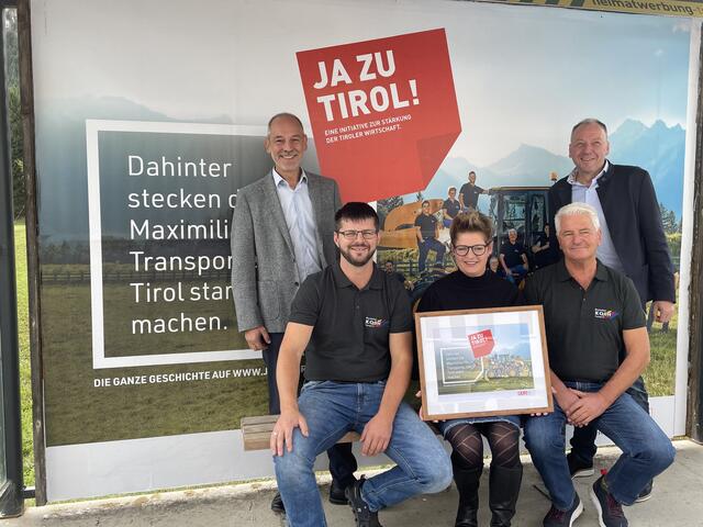 Dreimal Koch: Maximilian jun., Patricia und Maximilian sen. (vorne v.l.), mit WK-Obmann Christian Strigl (li) und WK-Leiter Wolfgang Winkler (re.). | Foto: Reichel