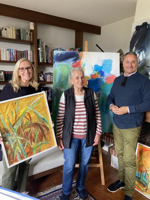 Christiane Wratschko zeigt einen Überblick ihres kreativen Schaffens | Foto: Marktgemeinde Gablitz