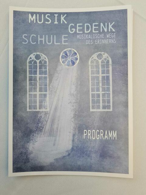 Die SchülerInnen des Gymnasiums und der Handelsakademie Oberpullendorf gestalteten selbst das Programm zur Veranstaltung | Foto: Otto Krcal