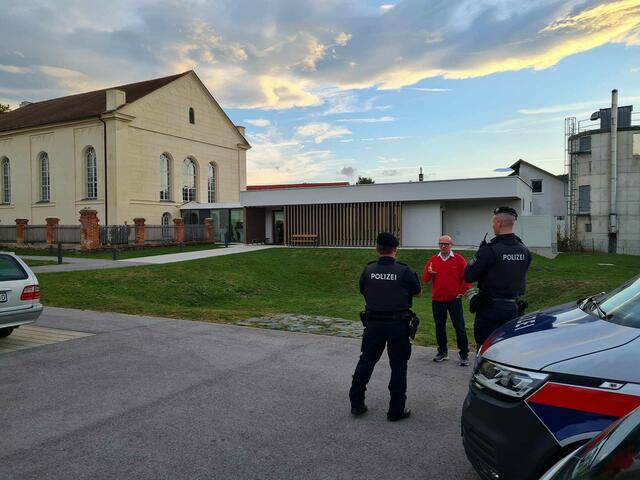 Polizeischutz aus gegebenem Anlass! | Foto: Otto Krcal