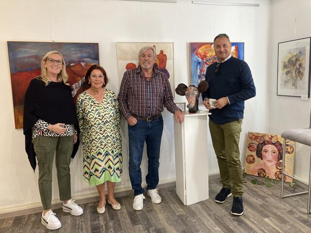 Ilse Payer stellt ihre Bilder im Gablitzer Kunstkeller von Josef Vyborny aus | Foto: Marktgemeinde Gablitz