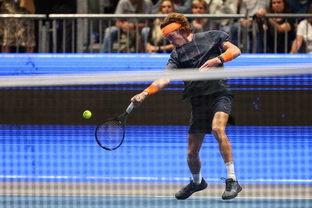 Alexander Zverev ist Sebastian Ofner im Weg.