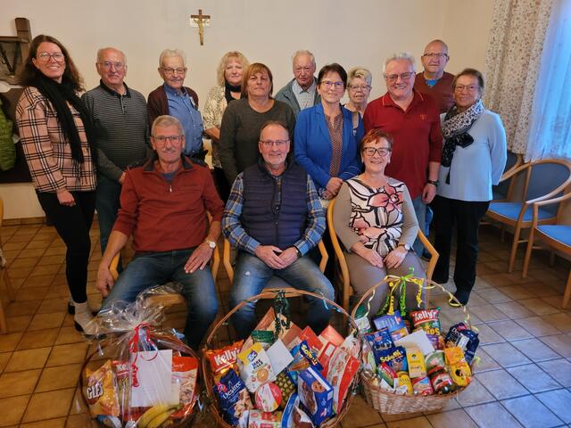 1.Reihe: Karl Weber, Bgm.a.D. Gottfried Krammel, Herta Huber-Priesching 
2.u.3.Reihe: Bgmin. Karin Gorenzel, Franz Kisling, Alfred Kaiblinger, Brigitte Winterleitner, Margit Eder, Alois Wilhelm, GR Irmgard Schlager, Leopoldine Praschinger, Manfred Schlager, Christian Huber, Anneliese Wilhelm  | Foto: Marktgemeinde Wölbling
