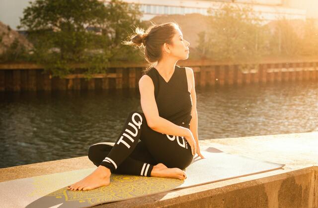 Am Sonntag, 29. Oktober, findet von 10 bis 11 Uhr wieder eine kostenlose Yoga-Einheit bei der "Standbar Herrmann" statt.
 | Foto: Pexels/Max Nikhil Thimmayya