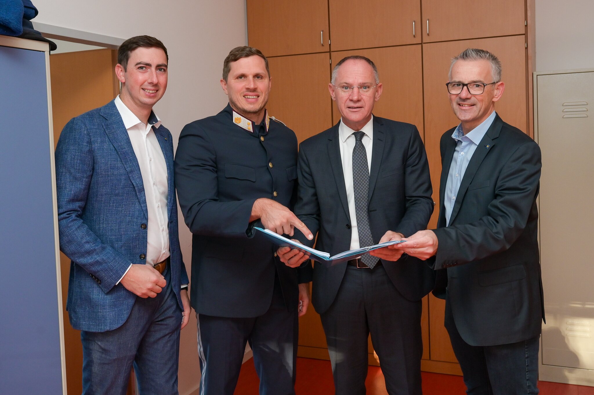 Stadtgemeinde Mank: Minister Karner in Mank bei Polizeiinspektion - Melk
