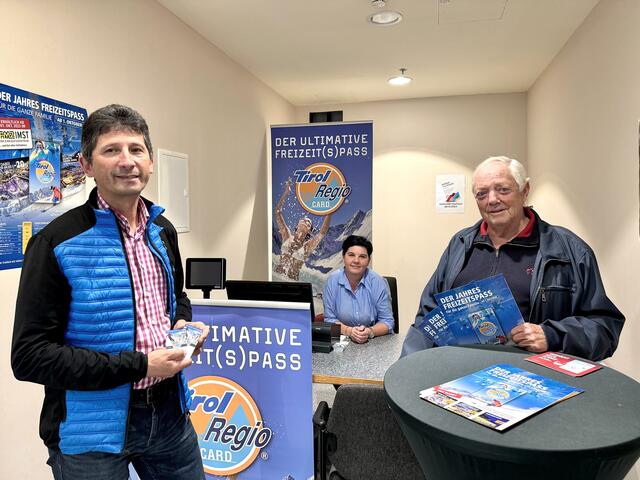 Vier Tirol Regio Cards wurden verlost. | Foto: Tschallener