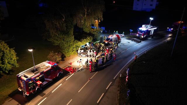 Vier verletzte Personen und ein abgängiges Kind wurden angenommen. | Foto: ÖRK/Silvio Huber