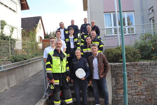 An der Brandschutzübung beteiligten sich Feuerwehr und Polizei Hitzendorf sowie das Rote Kreuz Lieboch. | Foto: Edith Ertl